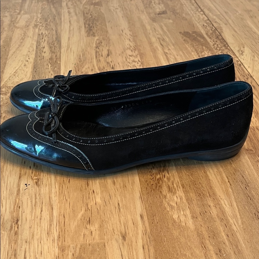 Salvatore Ferragamo Black Patent Leather Flats - Picture 3 of 4
